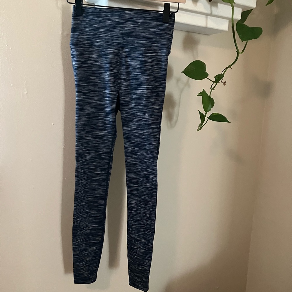 Outdoor Voices 7/8 FreeForm/Flow Leggings (Blue)